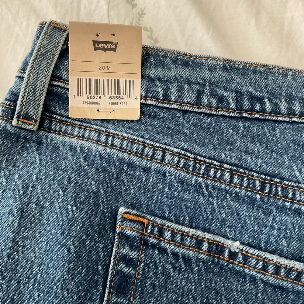 LEVI’S 501’s - Picture 3 of 4